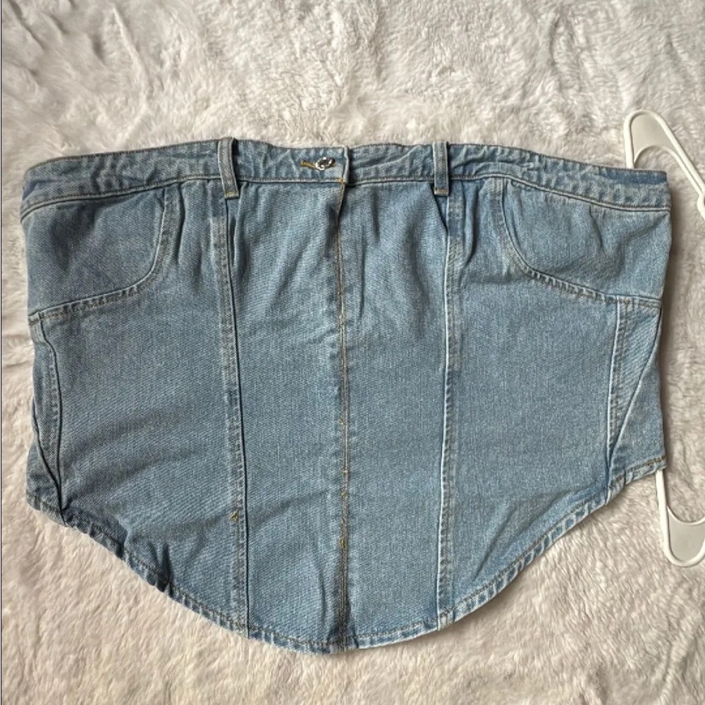PrettyLittleThing Light Blue Denim Crop Top